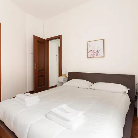 Zara Comfy Apartment - 110M From Istria M5 Milan Exterior photo
